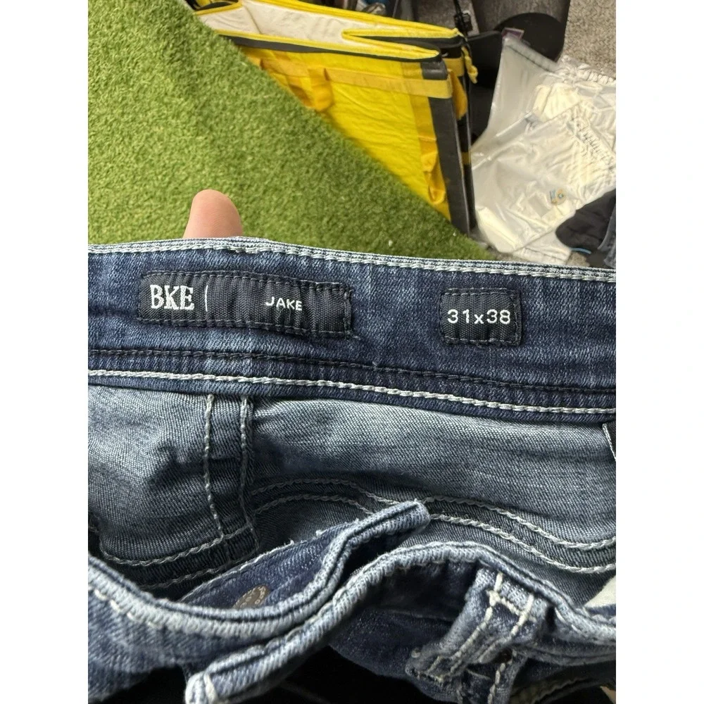 Buckle BKE Jake Jeans Mens 31x38 Medium Wash Straight Leg Stretch Casual Comfort